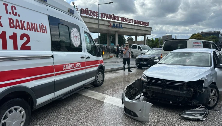 Düzce’de acil servis önünde yaralamalı kaza