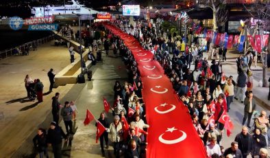 Mudanya saat 19:23’te ‘adımların izinde’ yürüdü