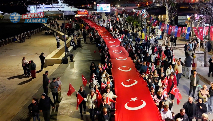 Mudanya saat 19:23’te ‘adımların izinde’ yürüdü