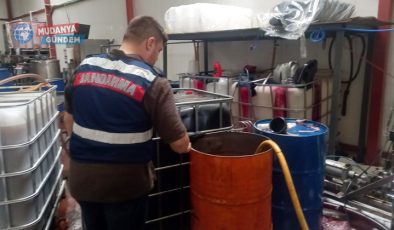 Çekrice’de Jandarma’dan kaçak yağ operasyonu!