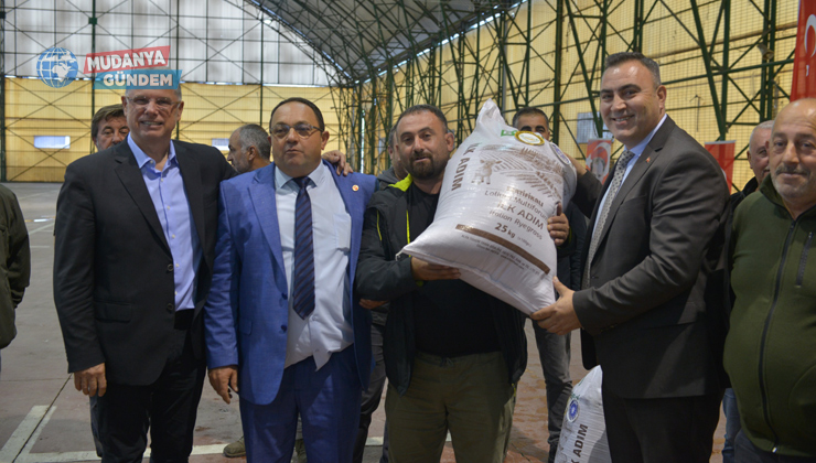 Mudanyalı çiftçiye HAGEL’den 4 ton tohum desteği