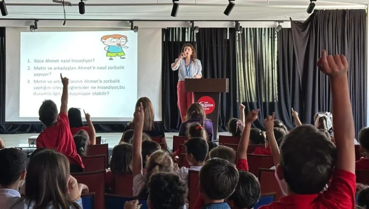 İstanbul Bakırköy Belediyesi’nden öğrencilere “Akran Zorbalığı” eğitimi