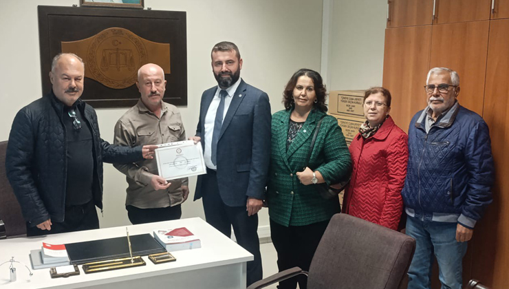 İYİ Parti Mudanya mazbatasını aldı