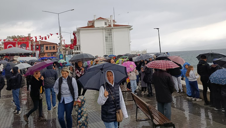 Türk Yıldızları’nın gösterisine yağmur engeli!
