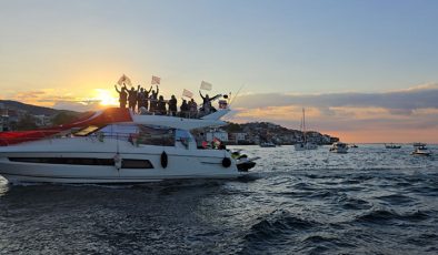 Güzelyalı sahilinden ‘Sumud Filosu’na destek