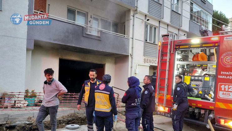 Mudanya’da apartman altındaki depoda yangın!