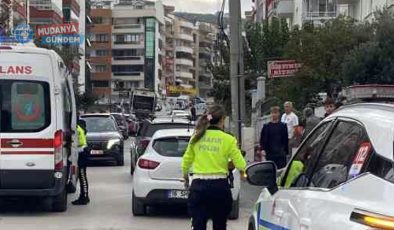 Dengesini kaybedip yola düşen adama kamyon çarptı