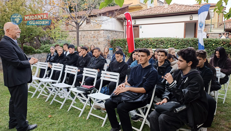 Mudanya’da çocuk ve gençler ‘sormak cesarettir’ dedi