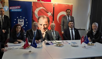 Başkan Bozbey Mudanya’da muhtarları dinledi