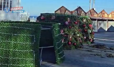 Mudanya’da ‘yeni yıl’ hazırlığı… Dev çam ağacı kuruluyor