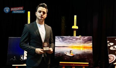 Mudanyalı genç fotoğraf sanatçısından Gemlik’te çifte ödül