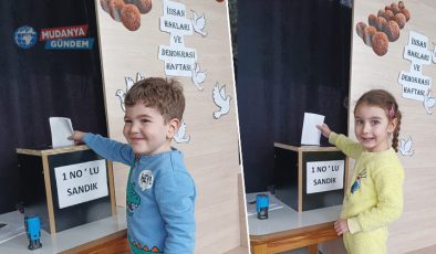 Mudanya’da kreş minikleri sandık başına geçti