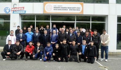 Mudanyalı güreşçiler başarılarını kutladı