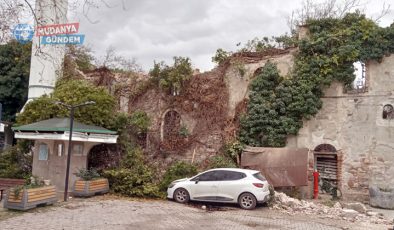 Aydınpınar’da tarihi yapı şiddetli lodosa dayanamadı!