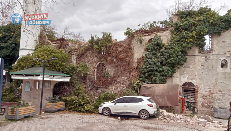 Aydınpınar’da tarihi yapı şiddetli lodosa dayanamadı!
