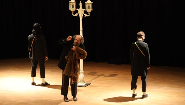 Sakarya’da ‘Carmen’ tiyatroseverlerden alkışları topladı