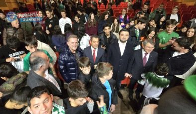 Mudanya’da öğrenciler Bursasporlu futbolcularla buluştu