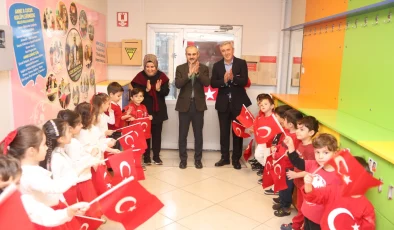 Çayırova’daki çocuk kulüplerinde bayrak coşkusu
