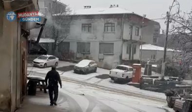 Mudanya İpekyayla’da kar sürprizi