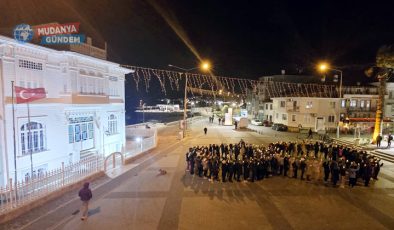 Mudanya’da 8 dakika sessiz duruş