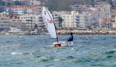 Mudanya’da minik optimistler madalyalarına kavuştu