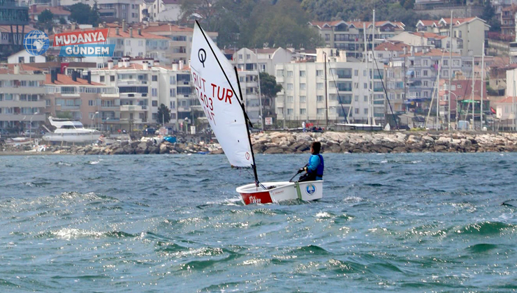 Mudanya’da minik optimistler madalyalarına kavuştu