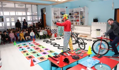 Çocuklara bisiklet kültürü aşılanıyor