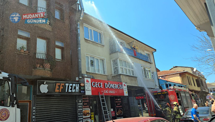 Mudanya Mustafa Kemal Paşa Caddesi’nde korkutan yangın