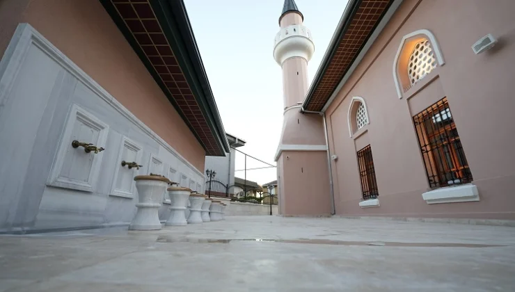 4 asırlık cami ibadete açıldı