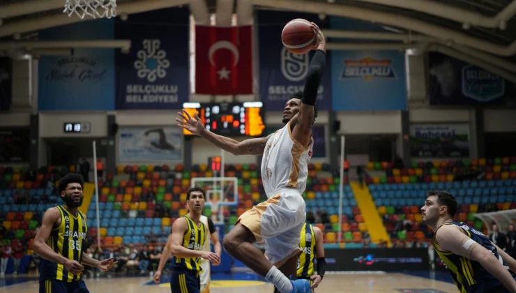 Konya Büyükşehir Play-Off’a galibiyetle başladı