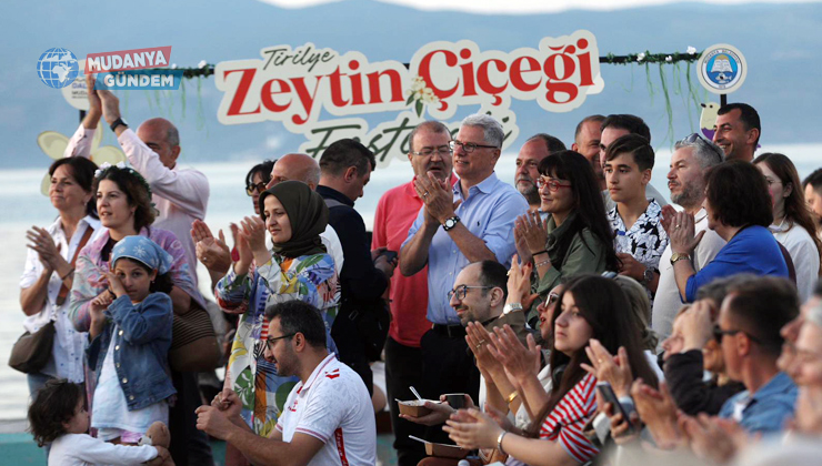 Tirilye Zeytin Çiçeği’nde coşku eksik olmadı