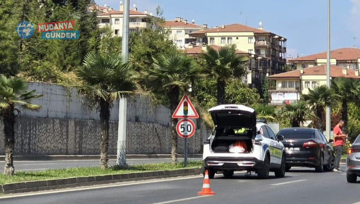 Mudanya’da yaşlı kadın yolun karşısına geçemedi!