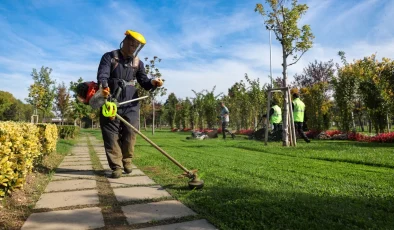 Bursa’da park ve bahçelere düzenli bakım