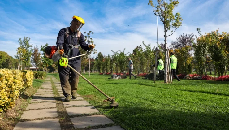 Bursa’da park ve bahçelere düzenli bakım