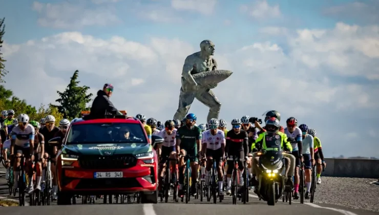 Çanakkale’de iki kıtada pedal çevirdiler