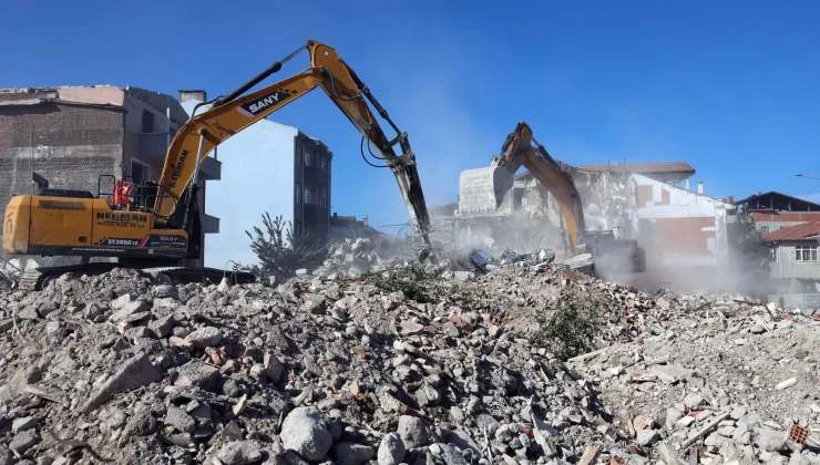 Sakarya’da Tığcılar kentsel dönüşümünde bir ayda 45 yapı yıkıldı